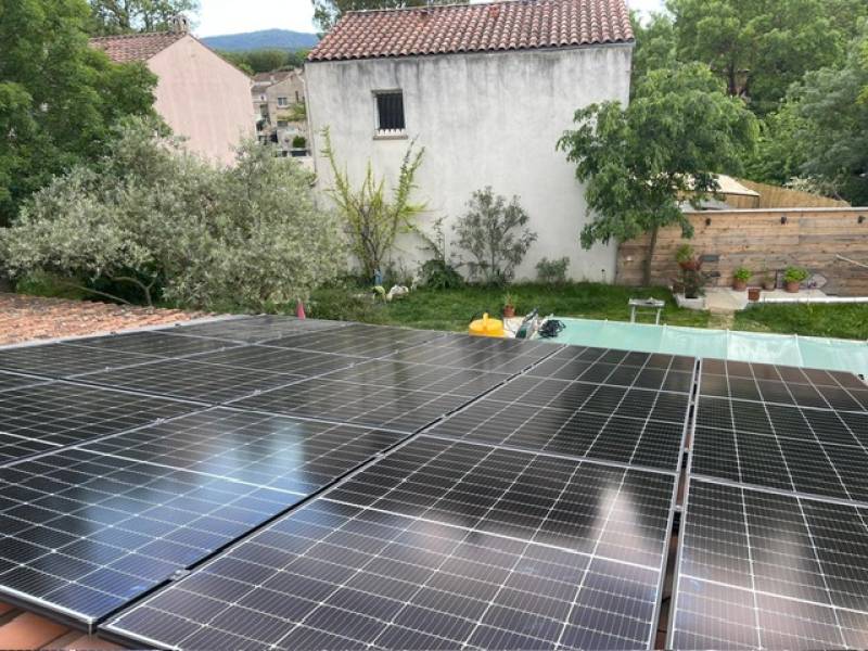 Installation de panneaux photovoltaïques sur Trets