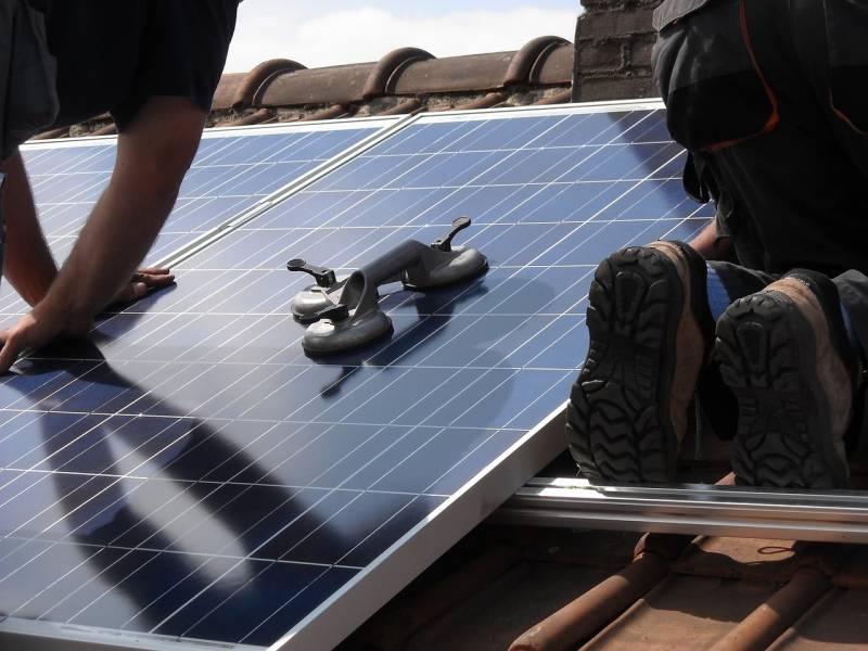 Installation de panneaux photovoltaïques chez un particulier à Aix